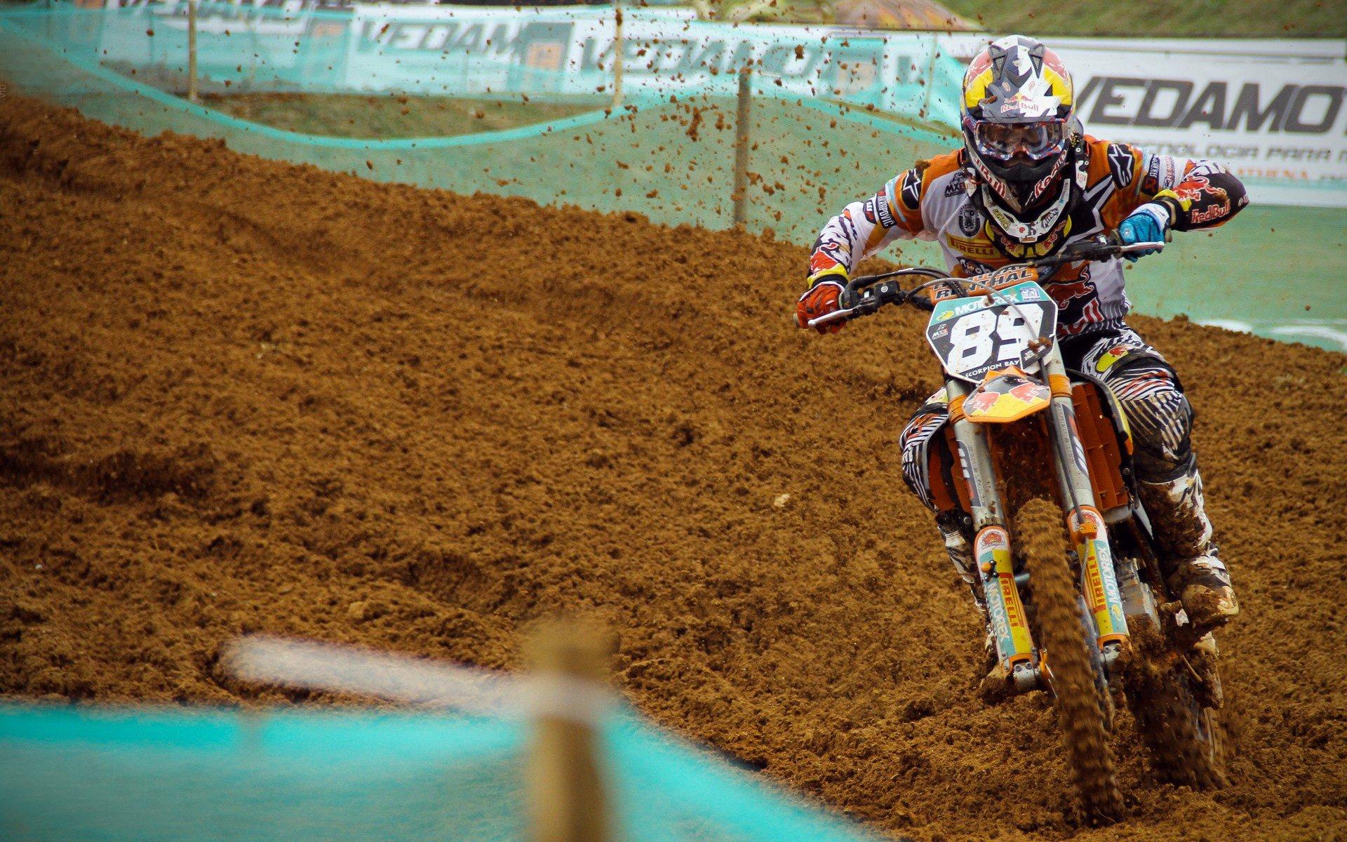 意甲联赛激战正酣,国际米兰强势领跑,尤文图斯紧追不舍