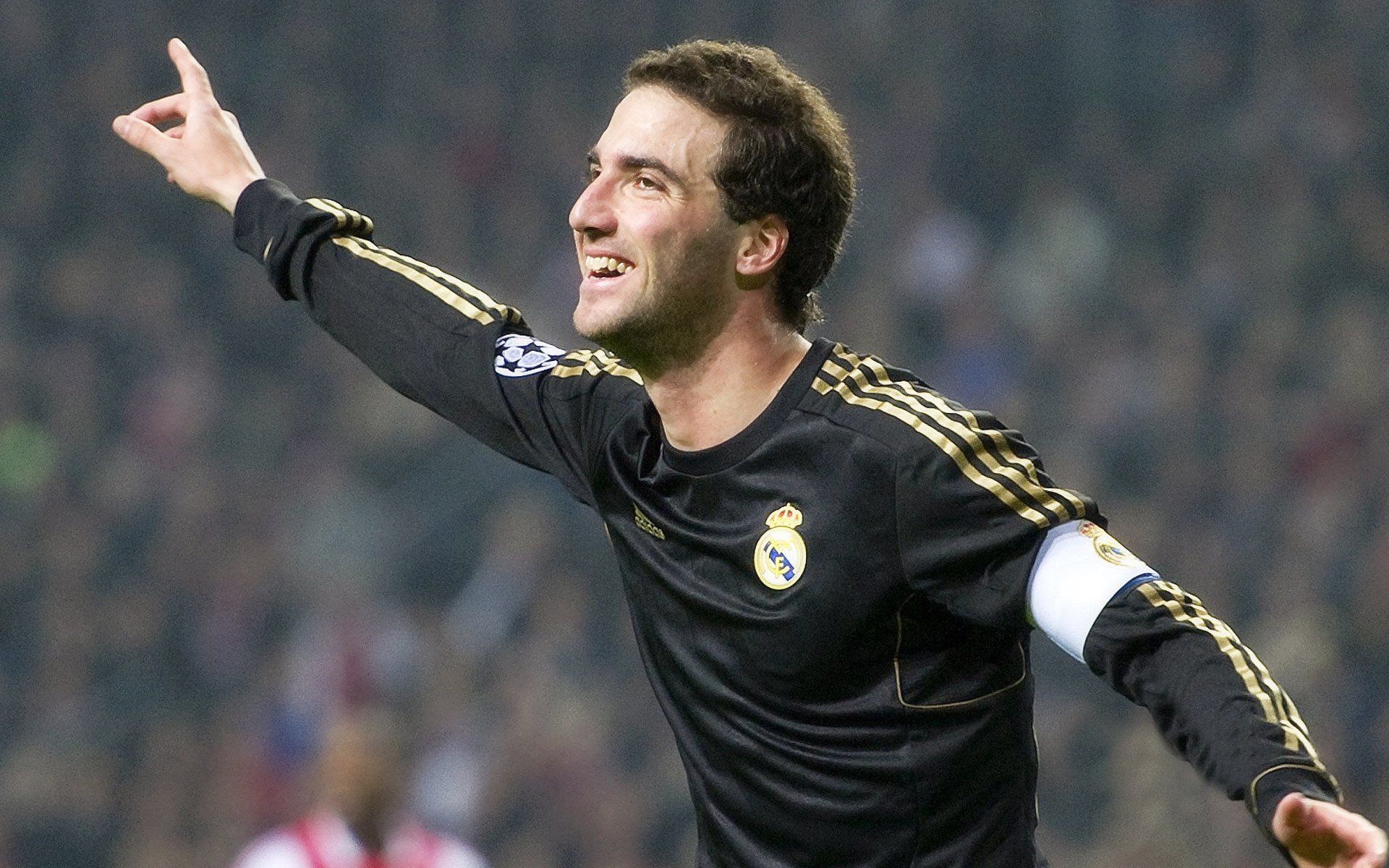 全国羽毛球锦标赛圆满落幕 新锐选手表现抢眼